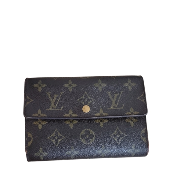 Louis Vuitton Handbags - Authentic Louis Vuitton Women's Monogram Snap Closure Large Wallet / Passport